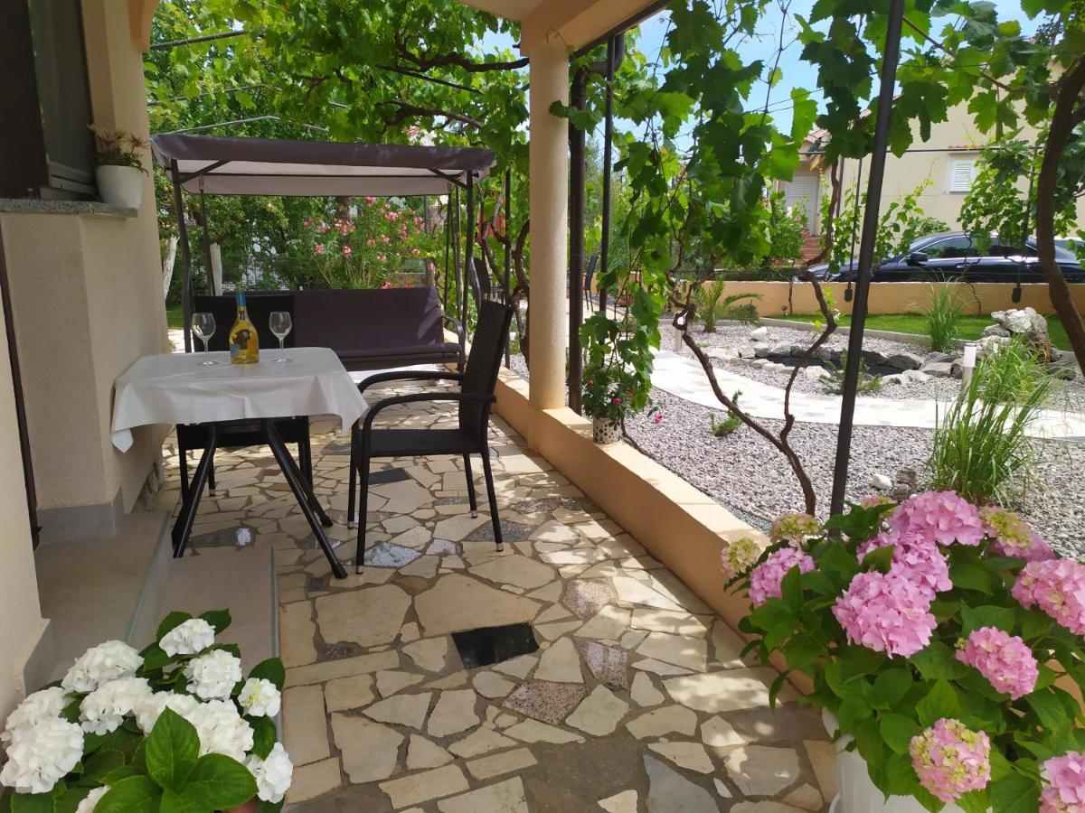 Rimbaldo Apartments Крк Экстерьер фото