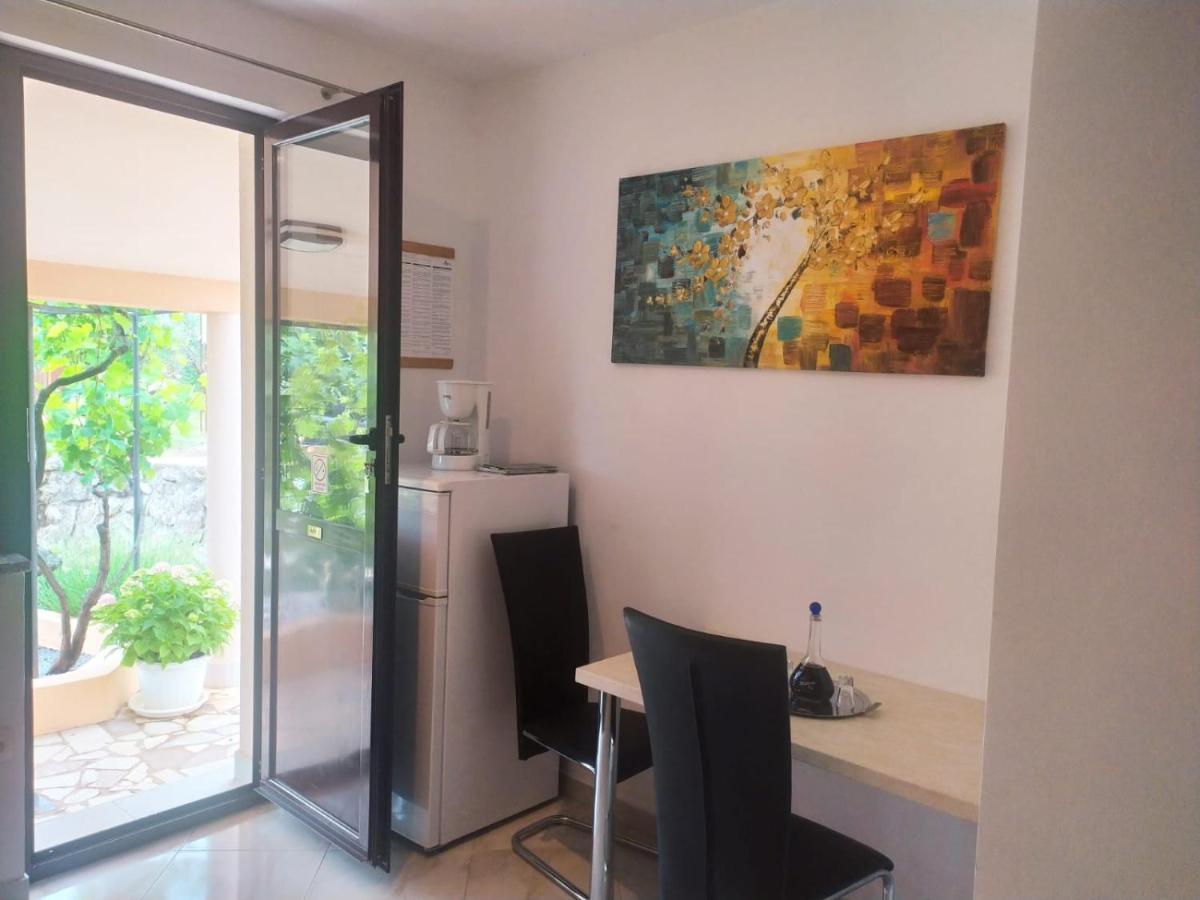 Rimbaldo Apartments Крк Экстерьер фото