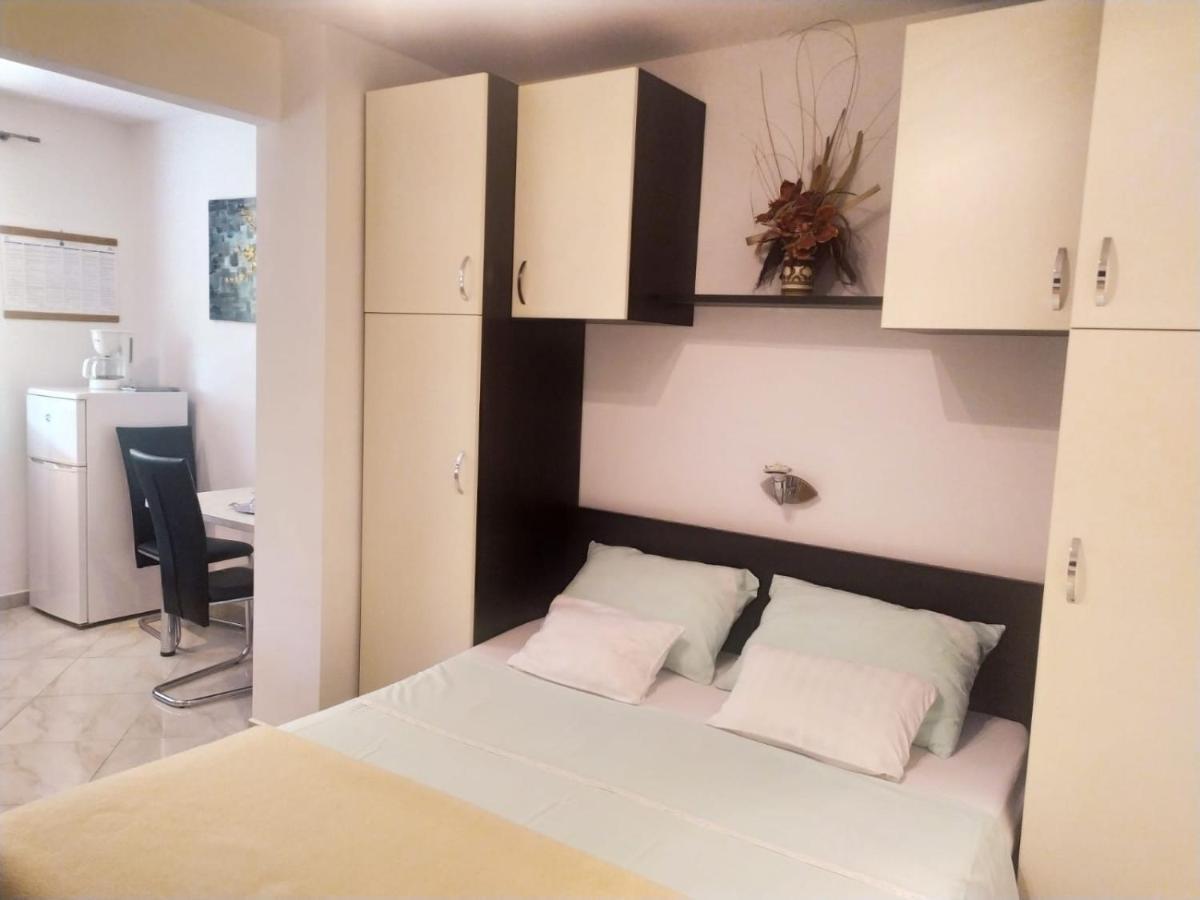 Rimbaldo Apartments Крк Экстерьер фото