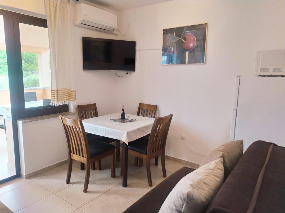 Rimbaldo Apartments Крк Экстерьер фото