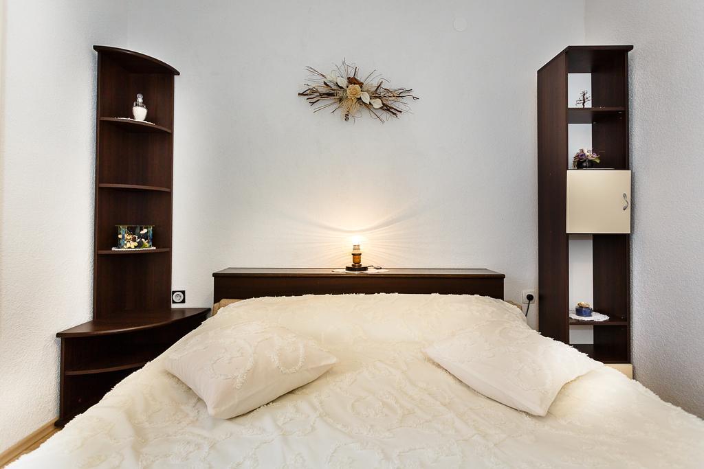 Rimbaldo Apartments Крк Экстерьер фото
