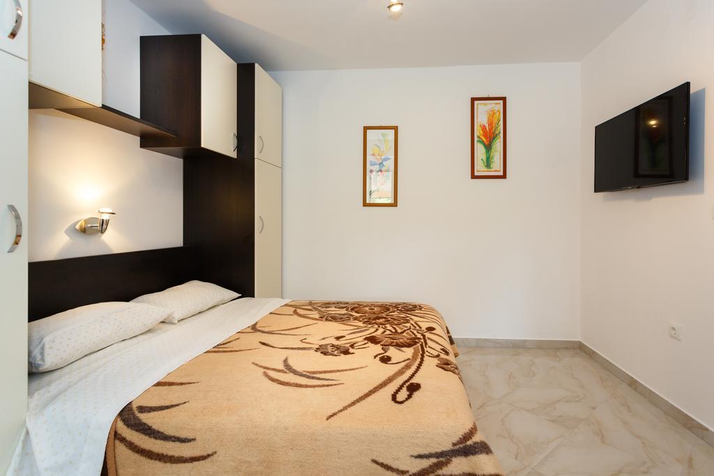 Rimbaldo Apartments Крк Экстерьер фото