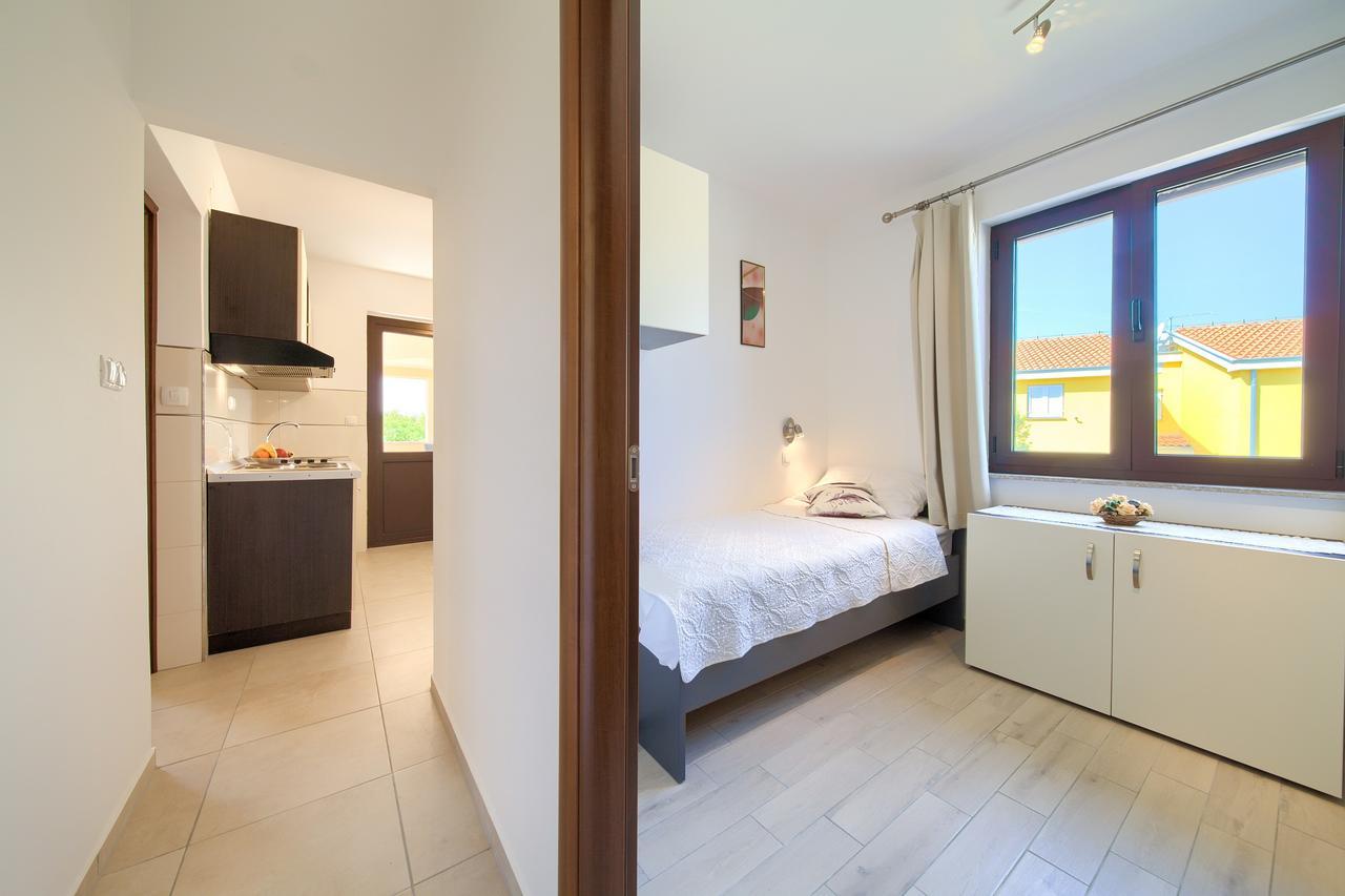 Rimbaldo Apartments Крк Экстерьер фото